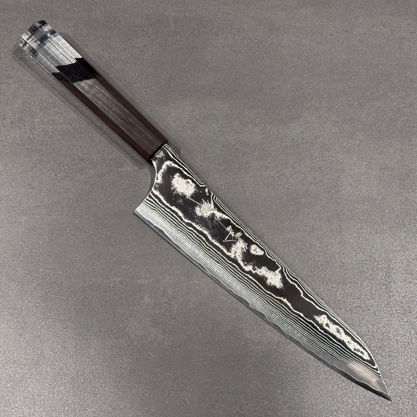Sui-un Gyuto 210mm Ebony & Clear resin